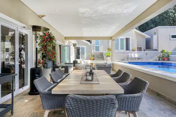 6 Bedroom Property for Sale in Constantia Western Cape
